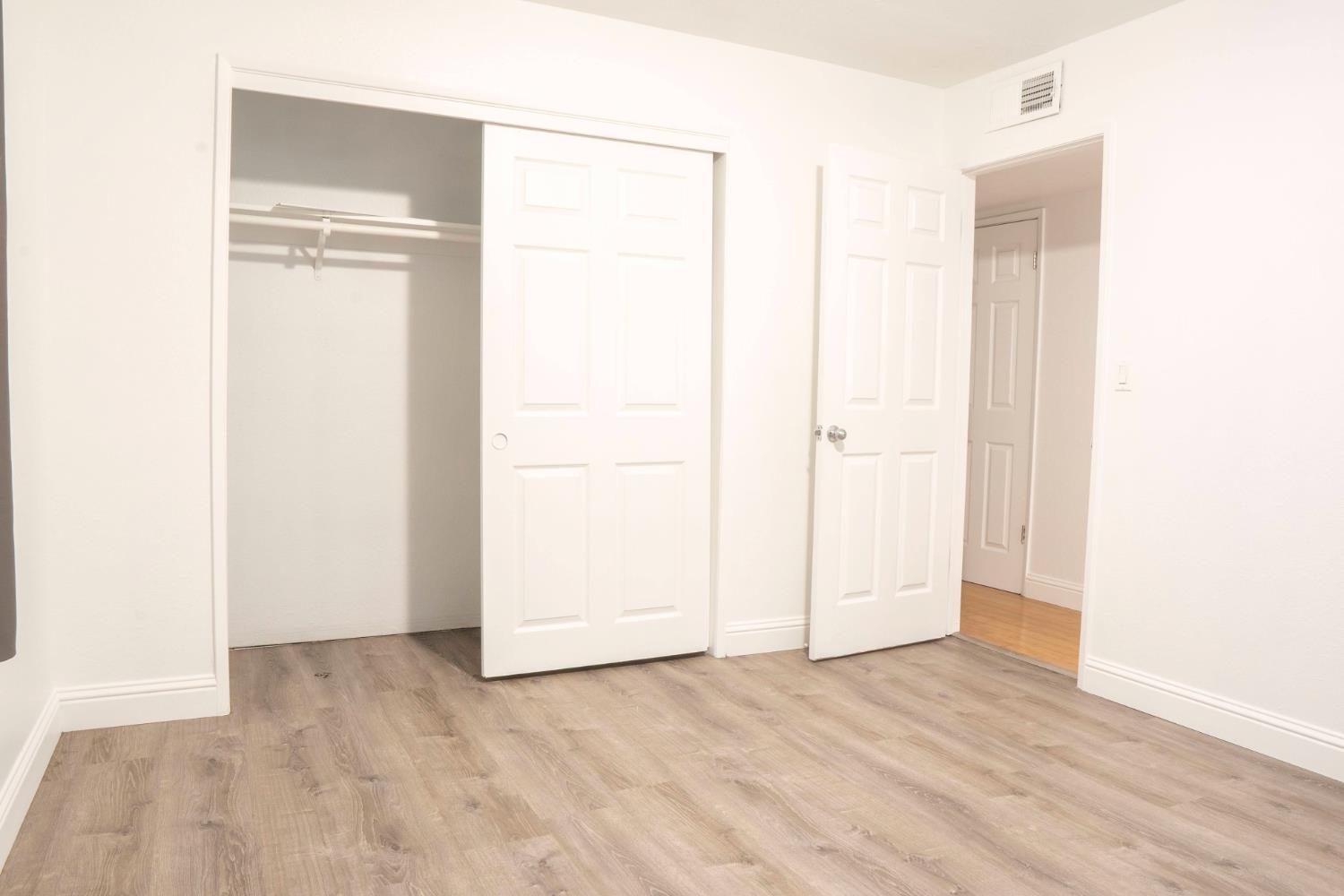 5693 E Madison Ave, Fresno, CA 93727