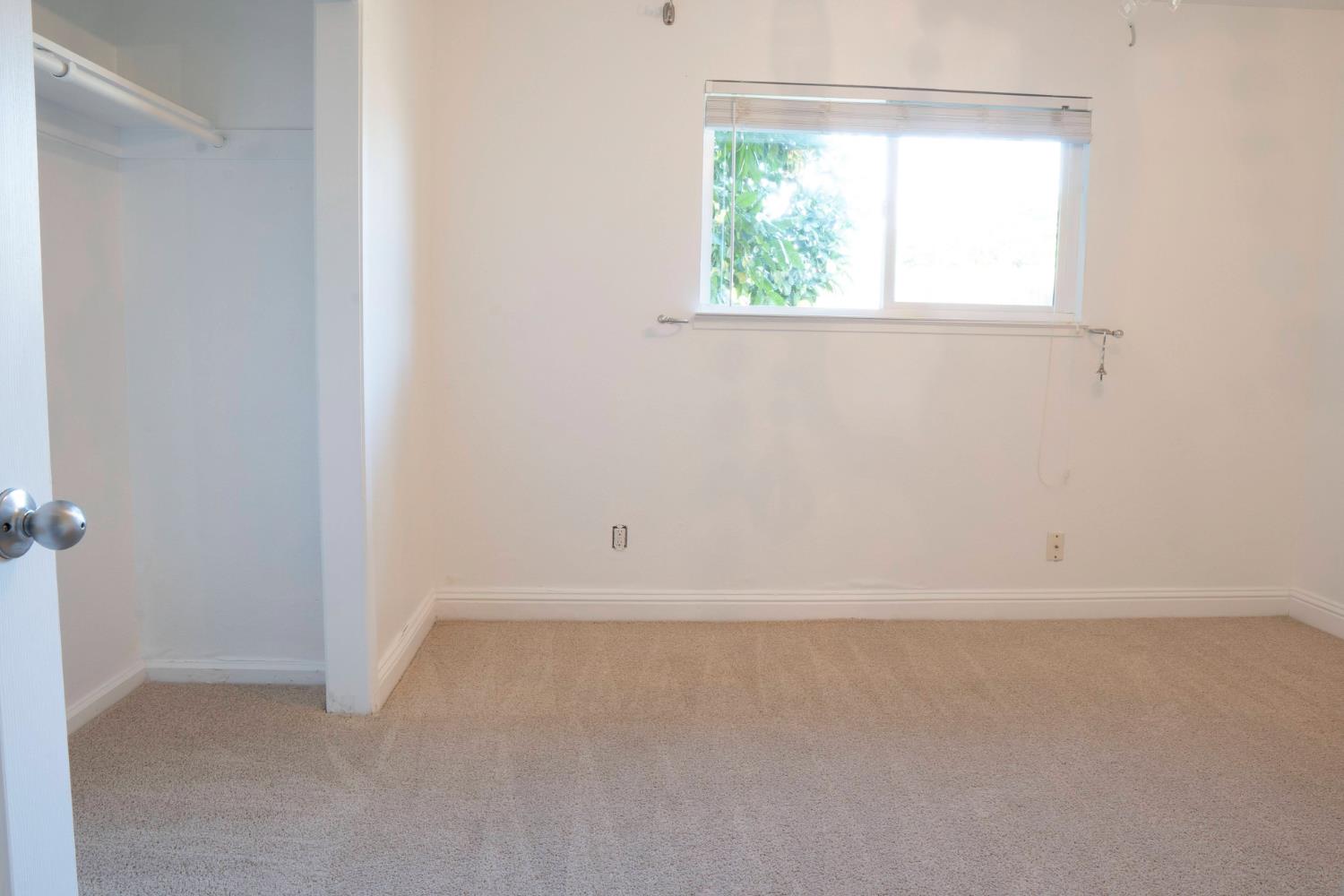 5693 E Madison Ave, Fresno, CA 93727