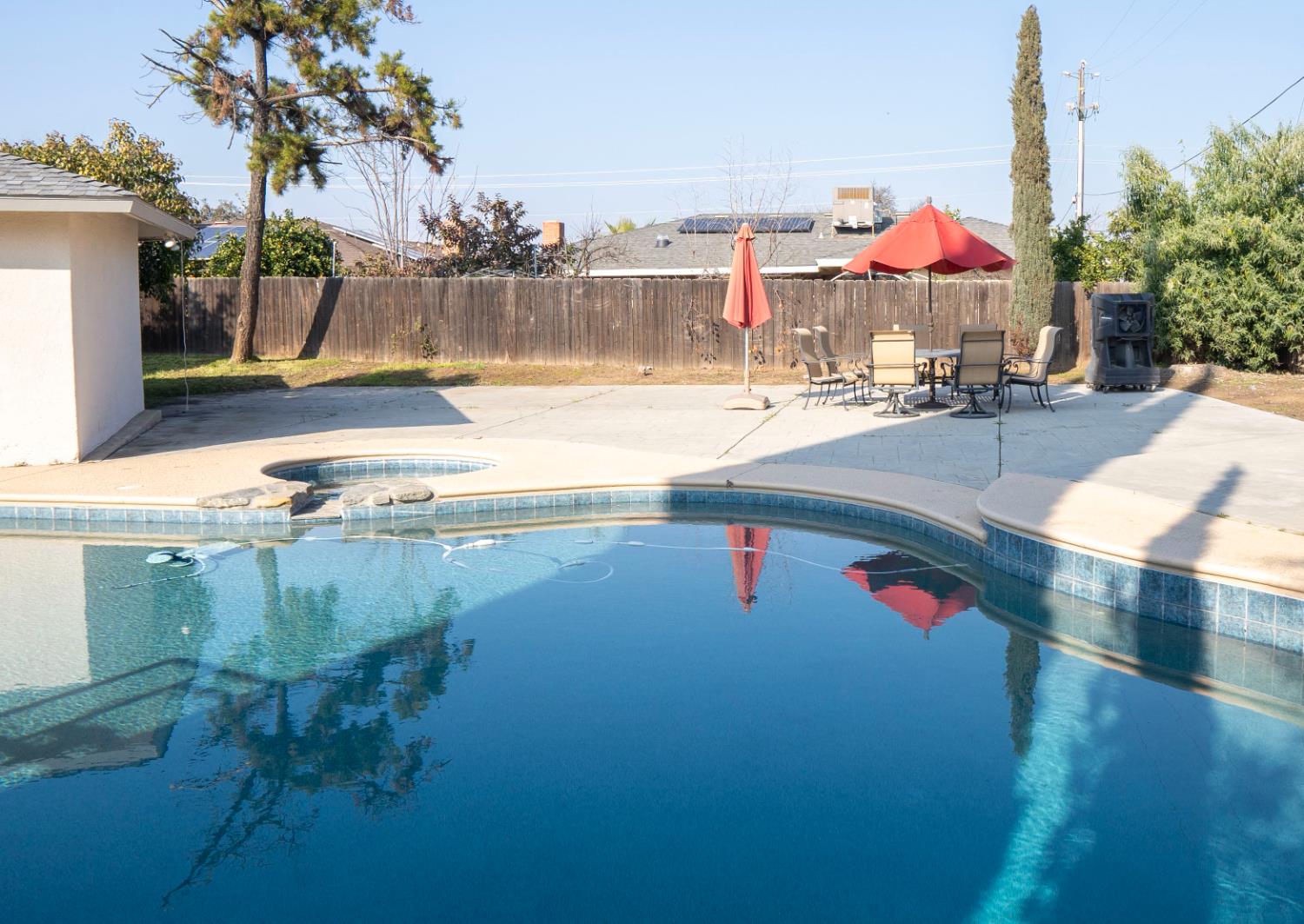 5693 E Madison Ave, Fresno, CA 93727