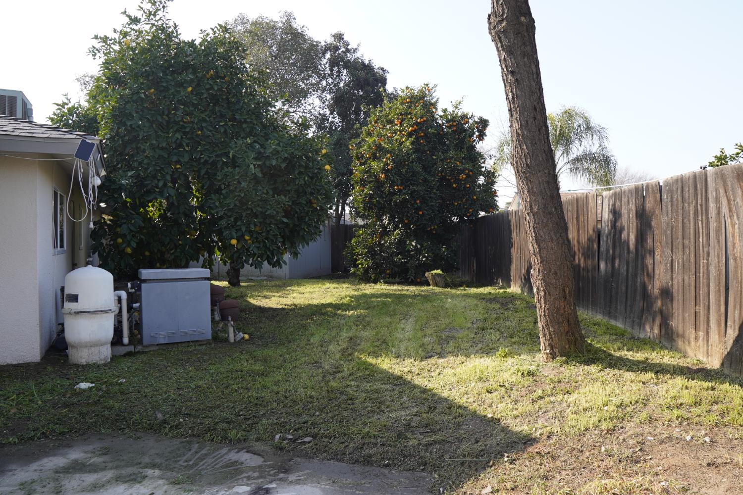 5693 E Madison Ave, Fresno, CA 93727