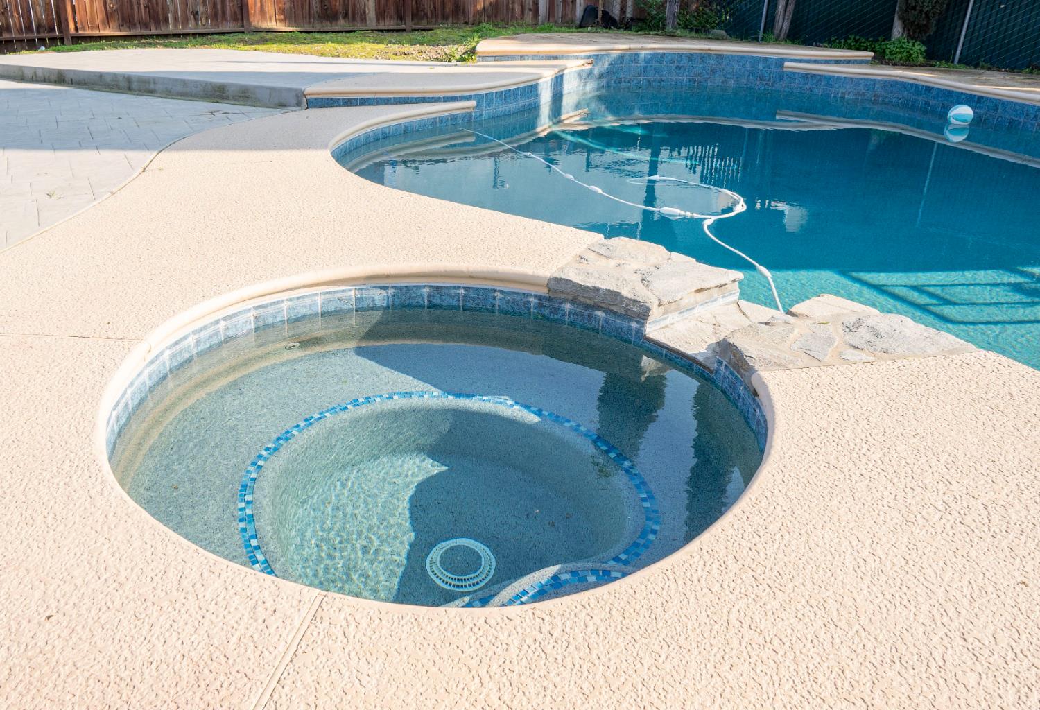 5693 E Madison Ave, Fresno, CA 93727