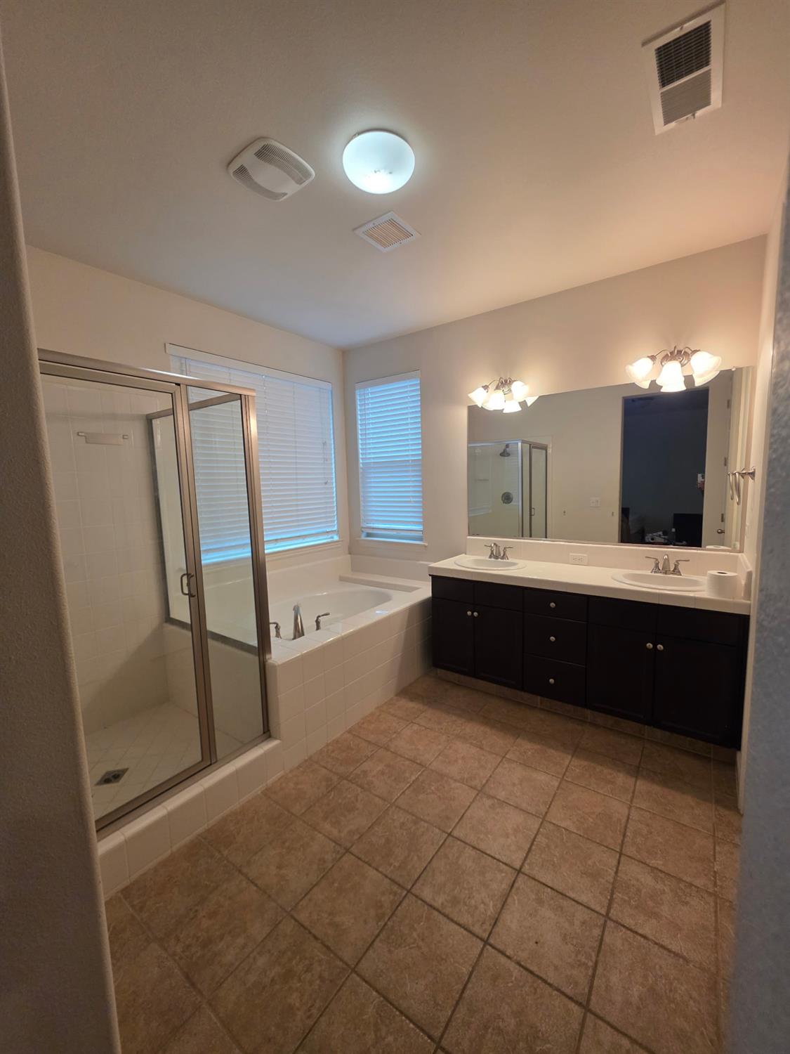 5820 W Ashcroft Ave, Fresno, CA 93722