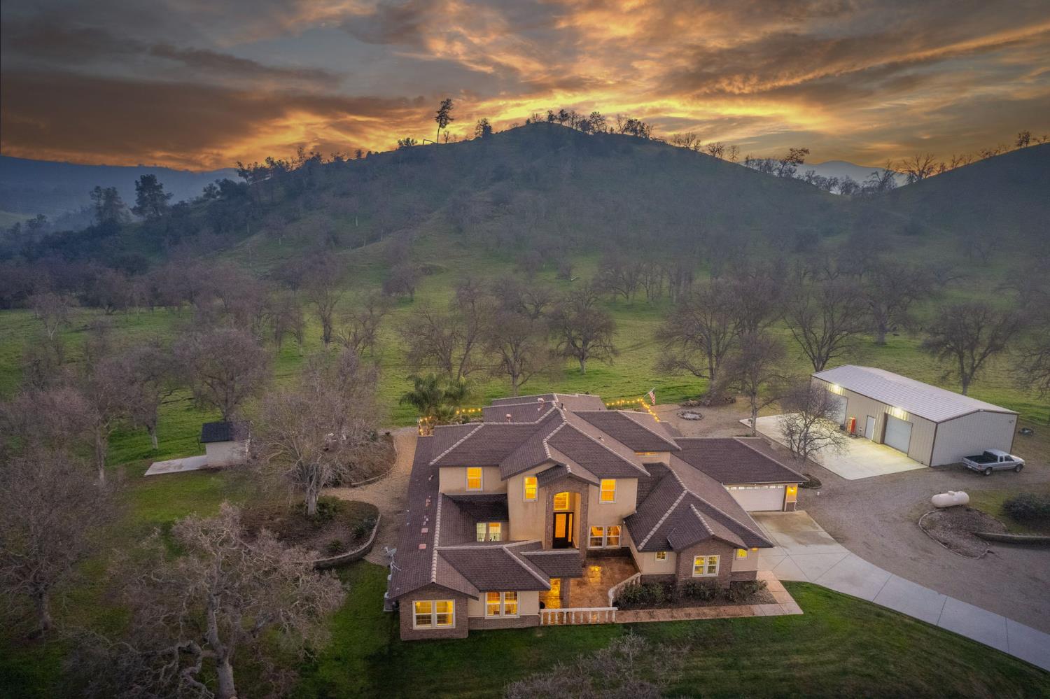 9855 Millerton Rd, Clovis, CA 93619