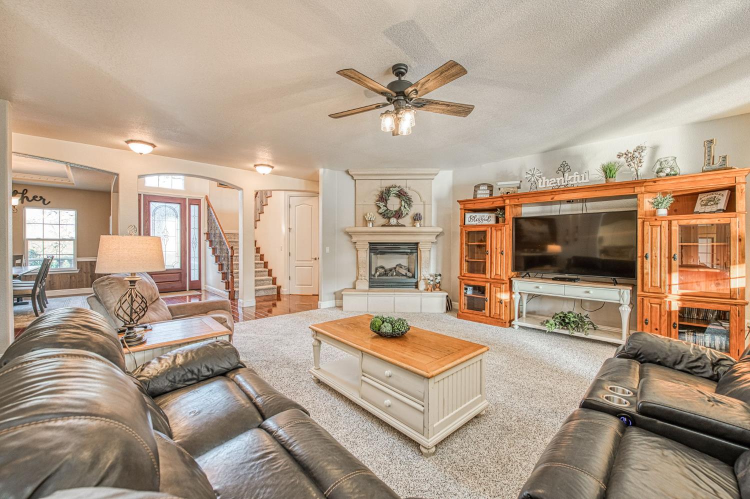 9855 Millerton Rd, Clovis, CA 93619