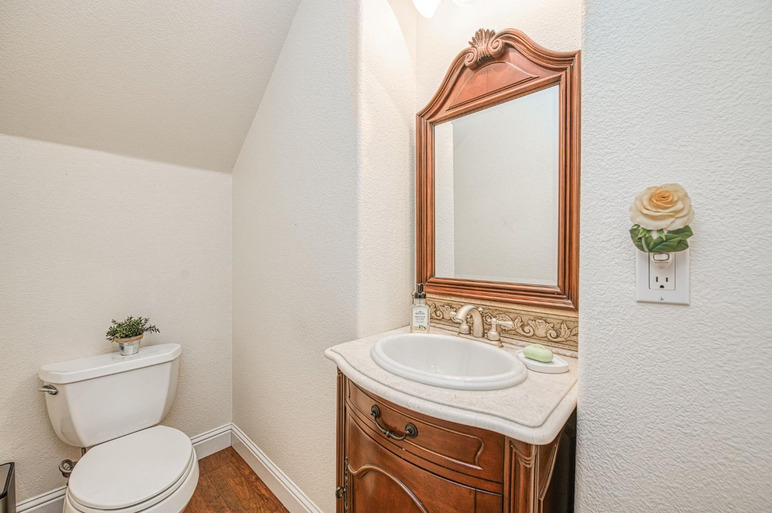 9855 Millerton Rd, Clovis, CA 93619