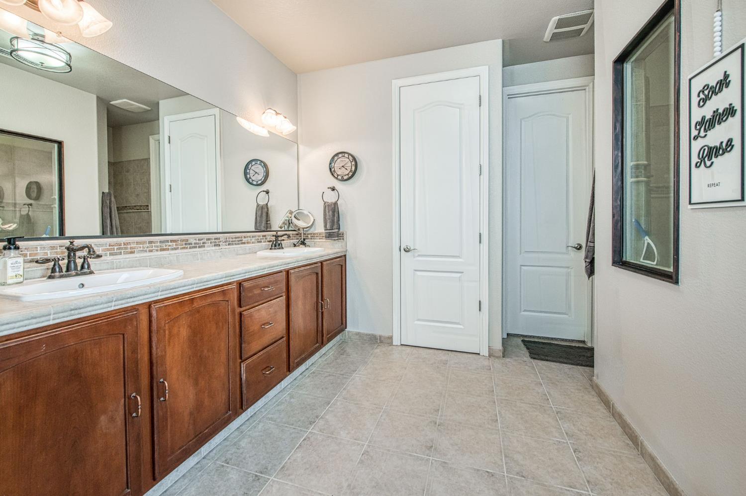 9855 Millerton Rd, Clovis, CA 93619