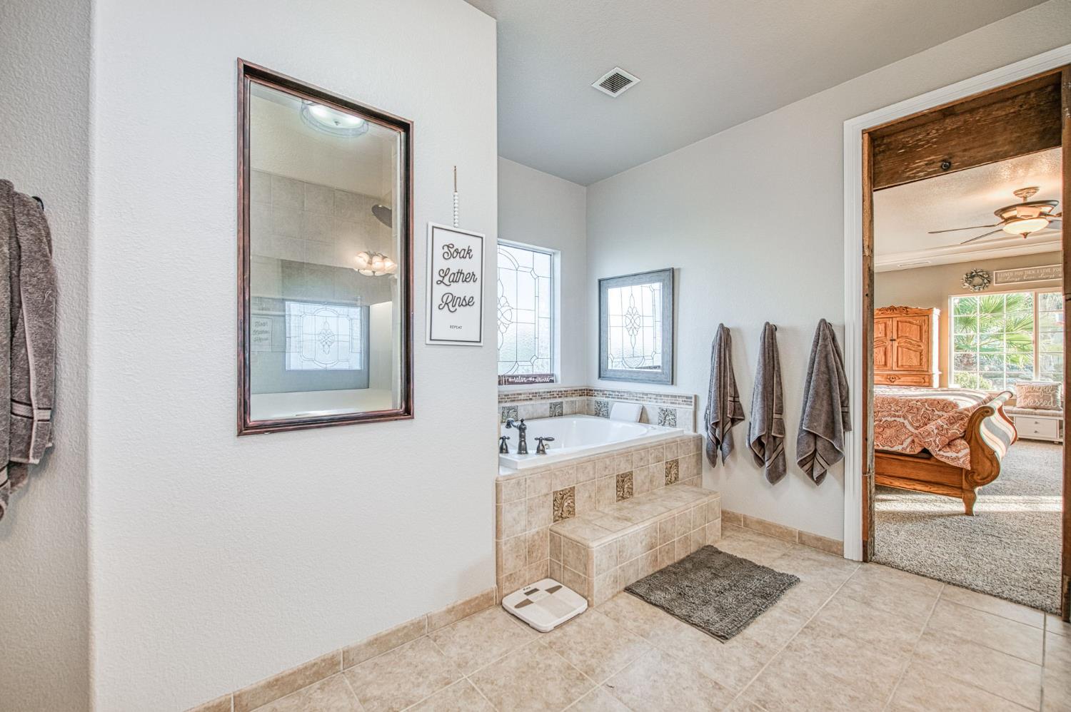 9855 Millerton Rd, Clovis, CA 93619