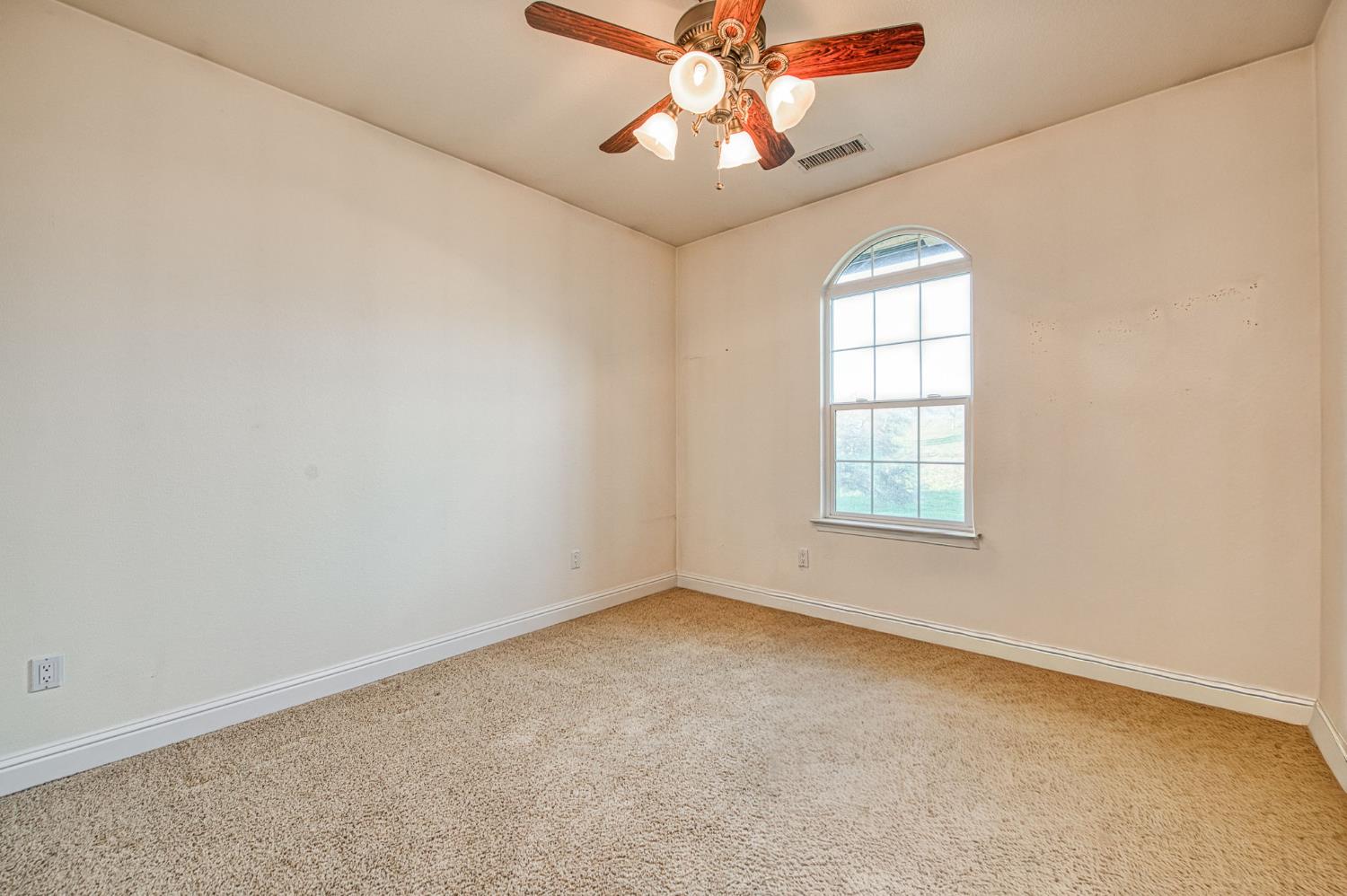 9855 Millerton Rd, Clovis, CA 93619