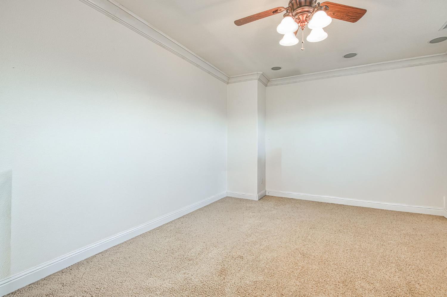 9855 Millerton Rd, Clovis, CA 93619