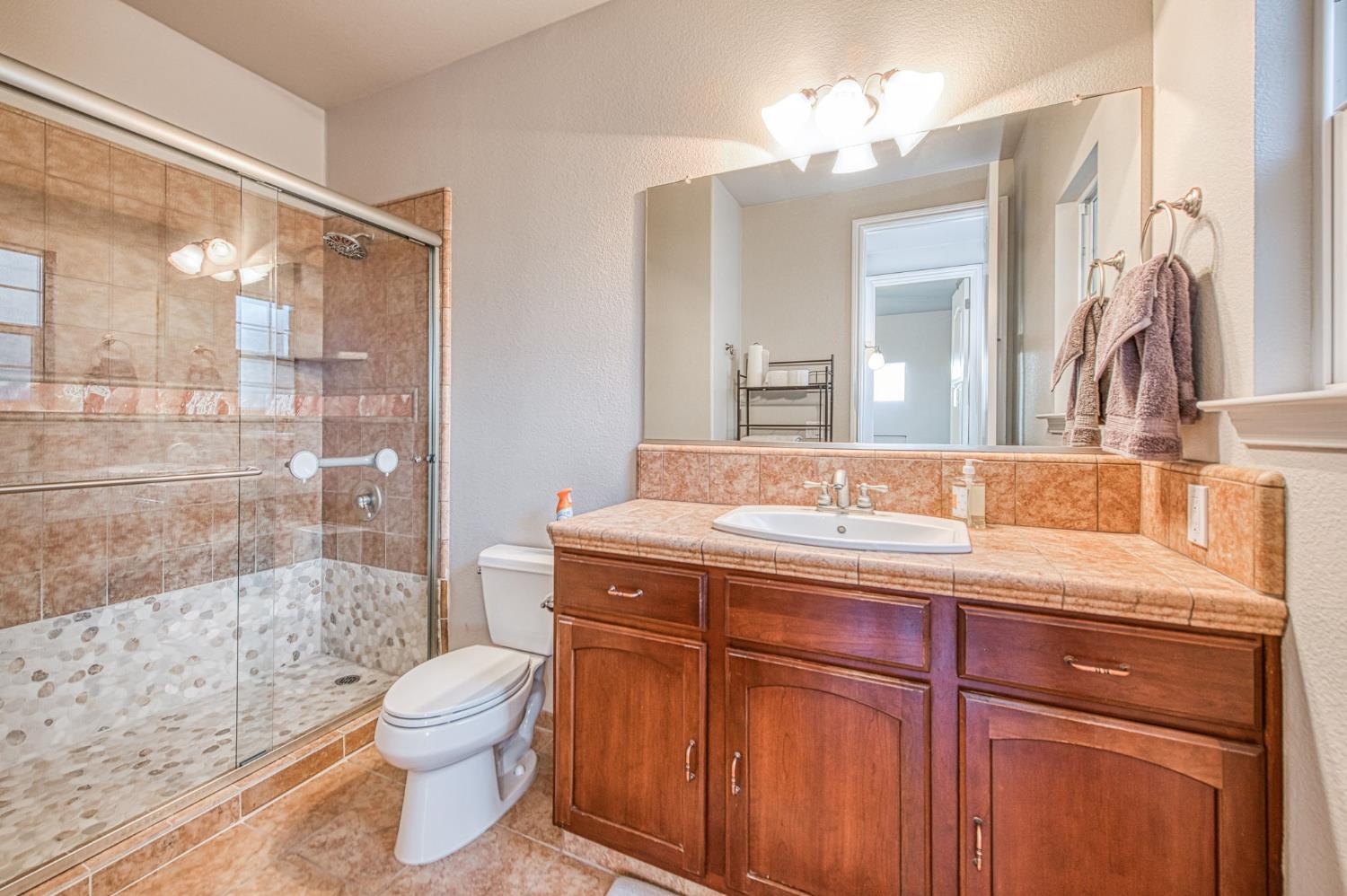 9855 Millerton Rd, Clovis, CA 93619