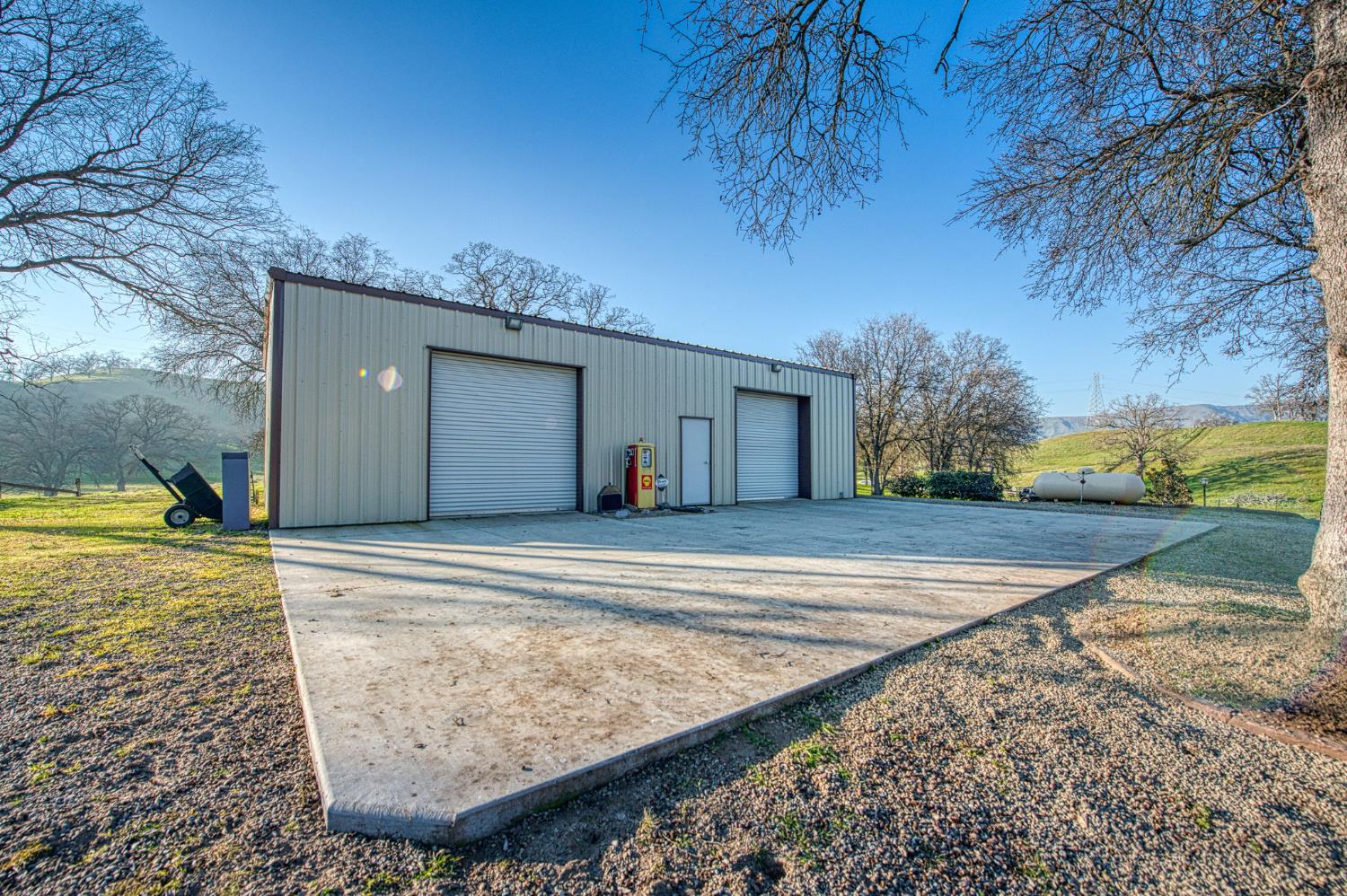 9855 Millerton Rd, Clovis, CA 93619