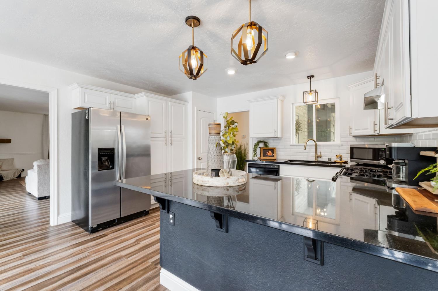 1665 W Barstow Ave, Fresno, CA 93711