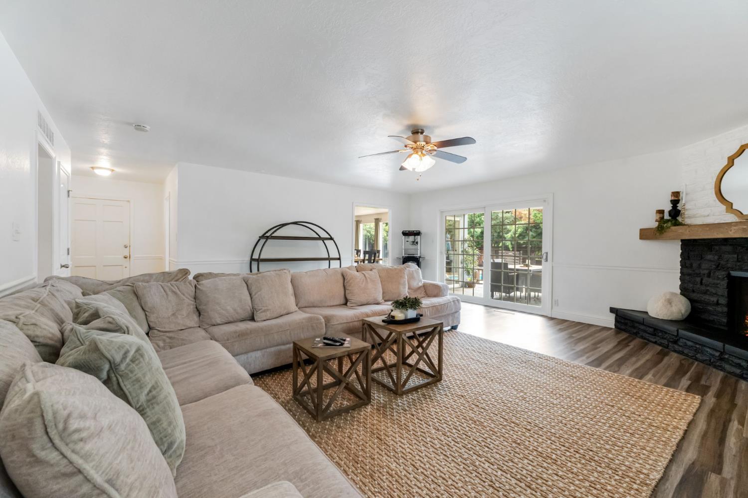 1665 W Barstow Ave, Fresno, CA 93711