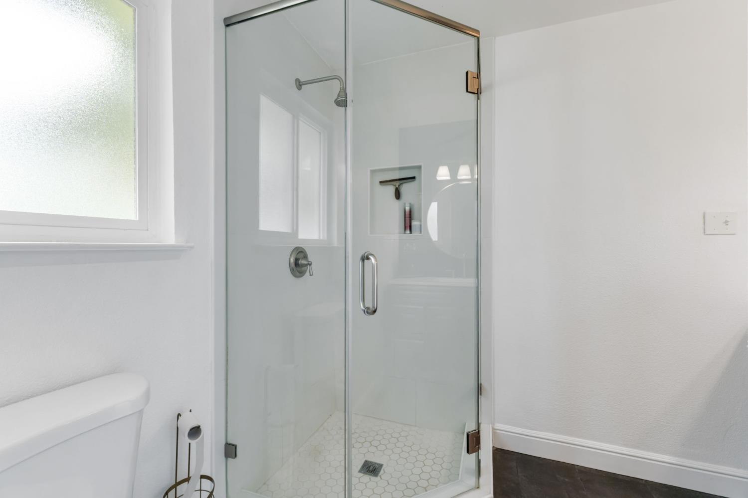 1665 W Barstow Ave, Fresno, CA 93711