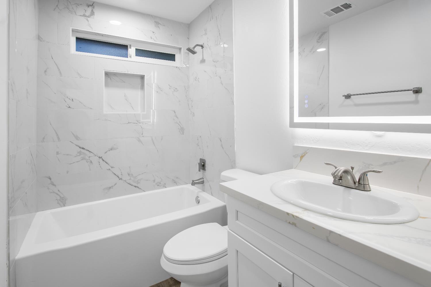 18421 Fairfield Dr, Madera, CA 93638