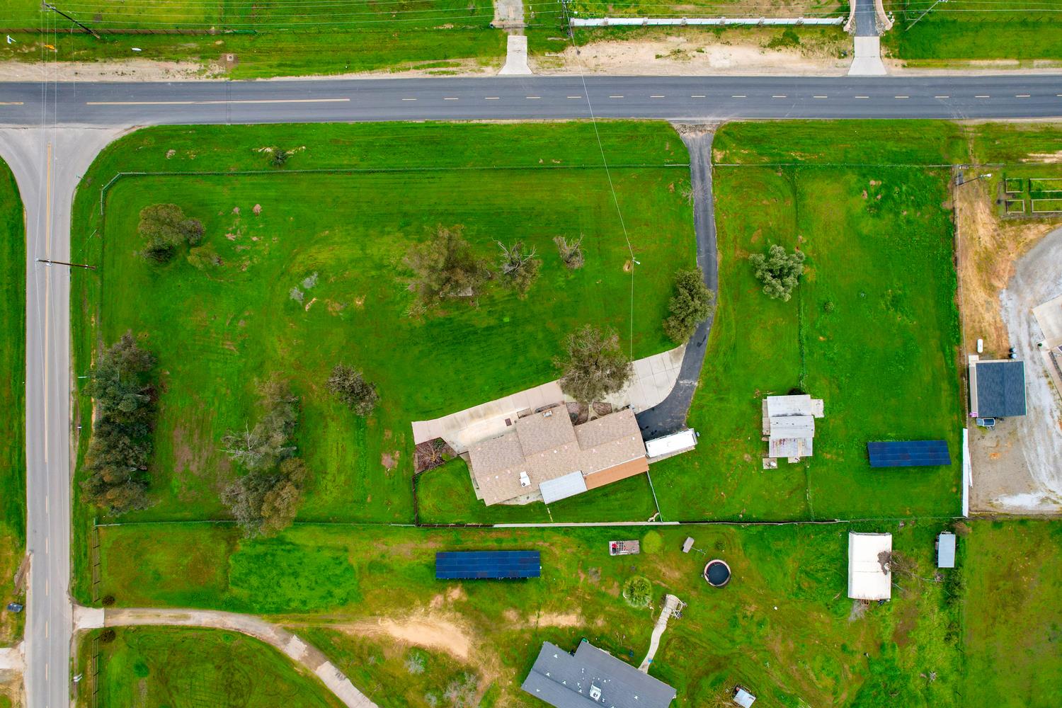 16026 Karen Rd, Madera, CA 93636