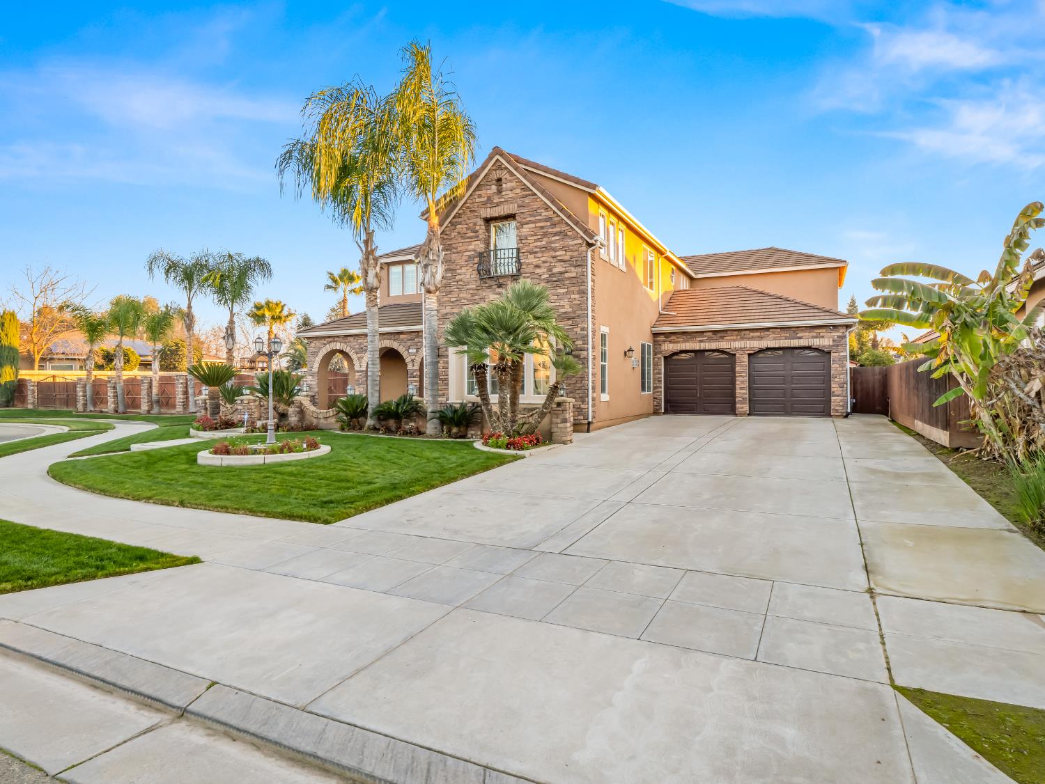 1152 Lester Ave, Clovis, CA 93619