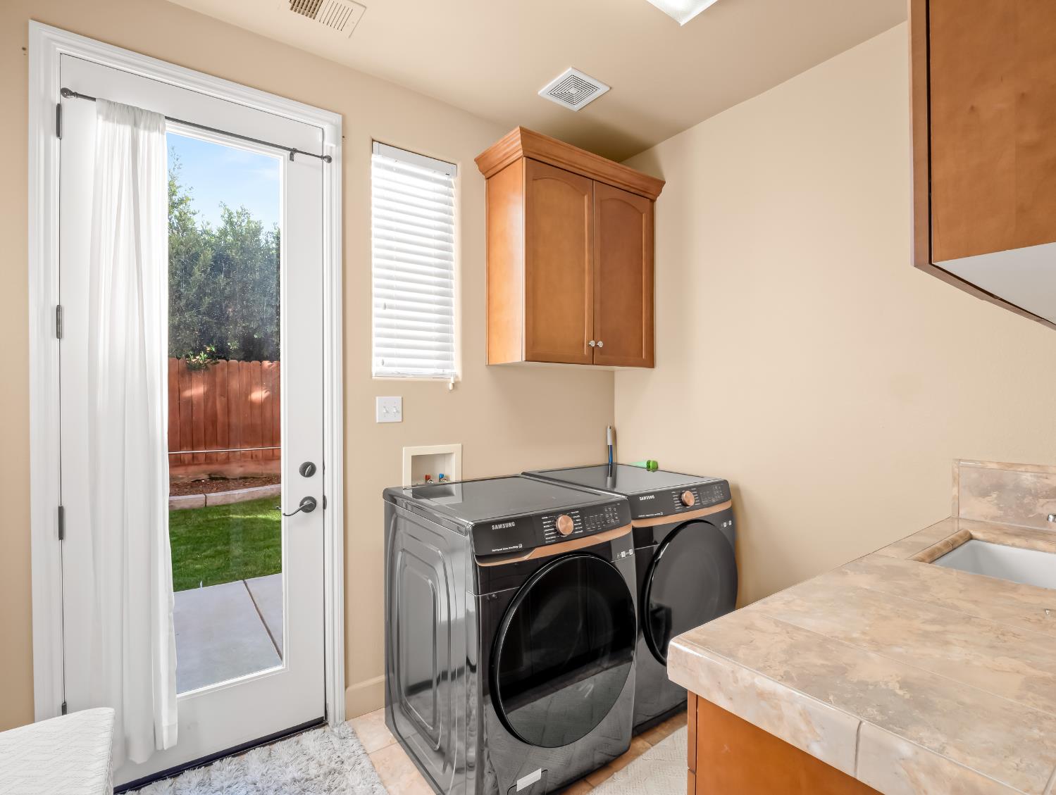 1152 Lester Ave, Clovis, CA 93619