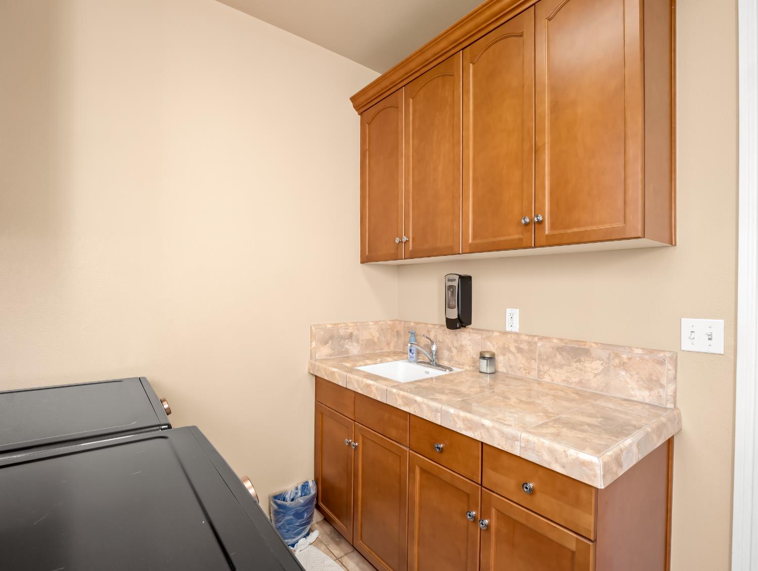 1152 Lester Ave, Clovis, CA 93619