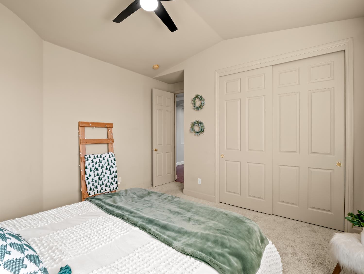 1152 Lester Ave, Clovis, CA 93619