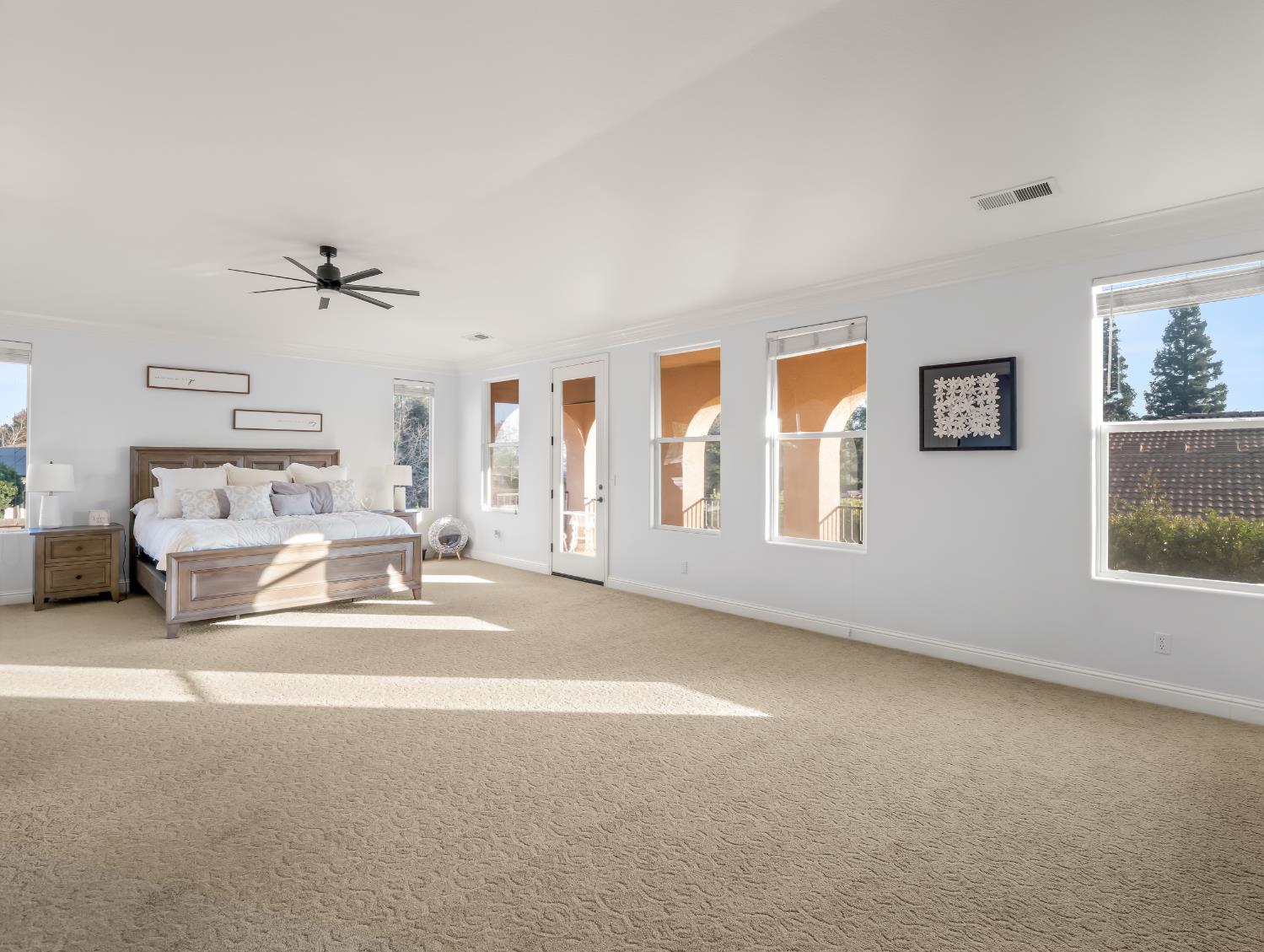 1152 Lester Ave, Clovis, CA 93619