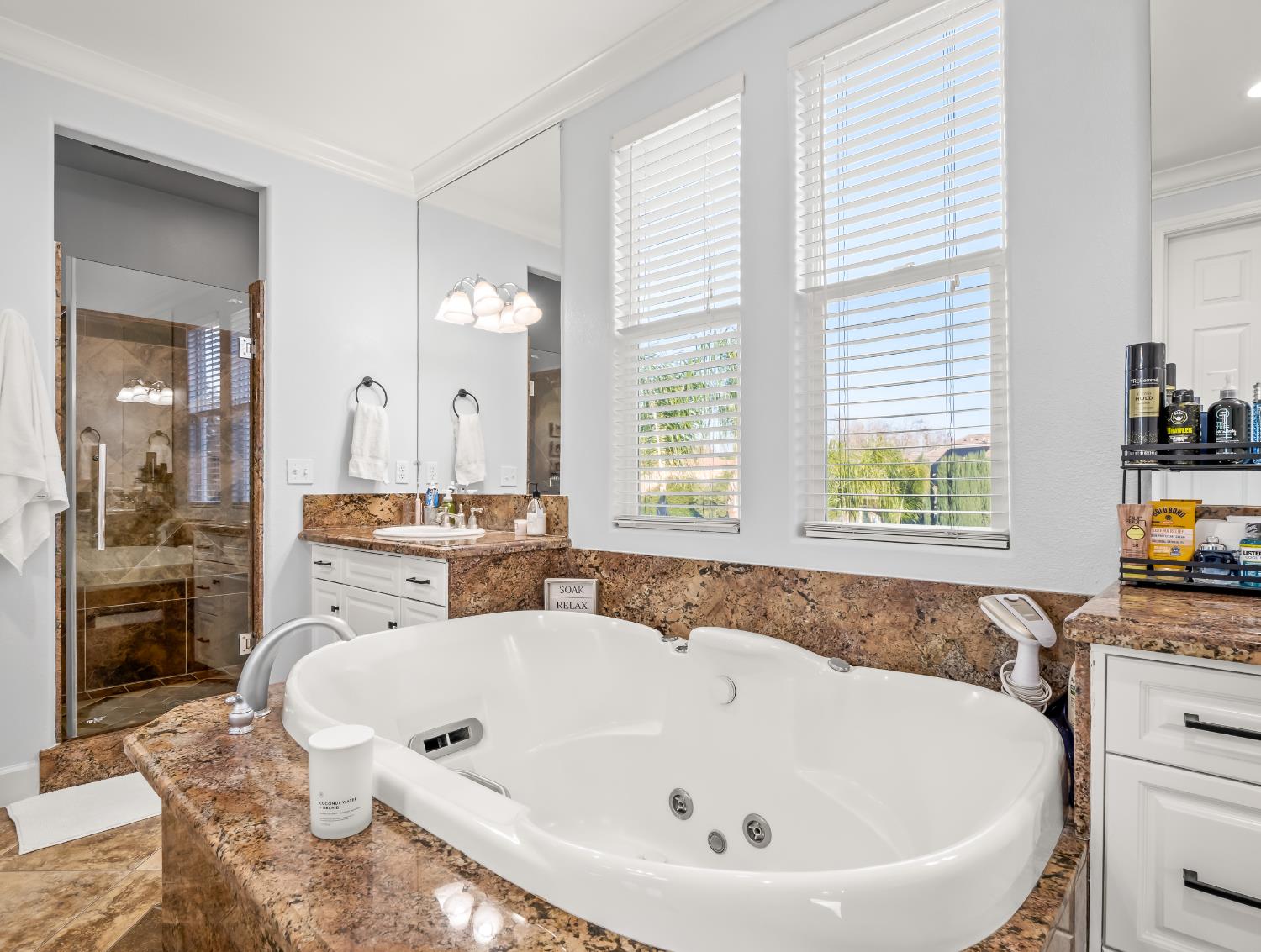 1152 Lester Ave, Clovis, CA 93619