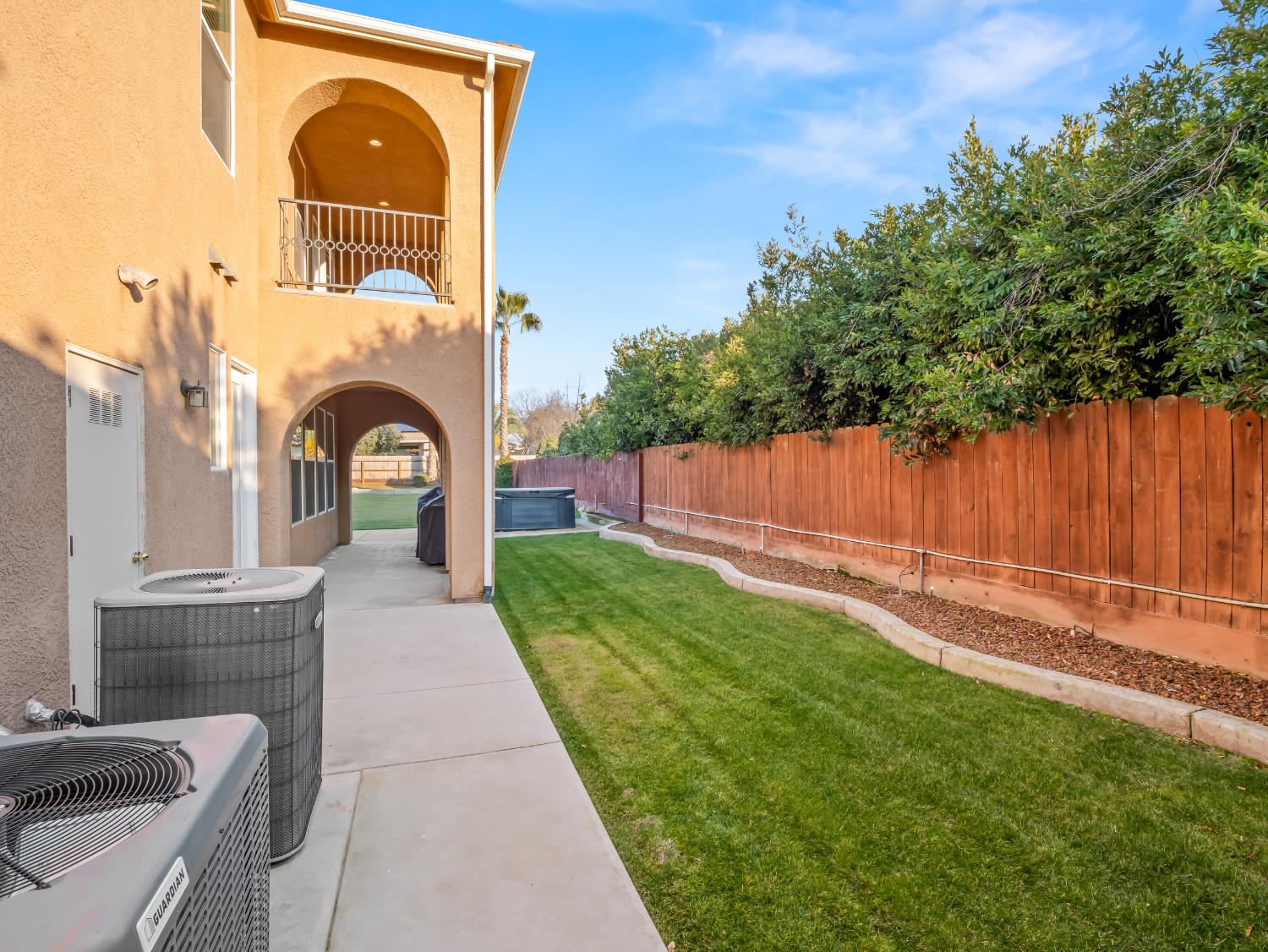 1152 Lester Ave, Clovis, CA 93619