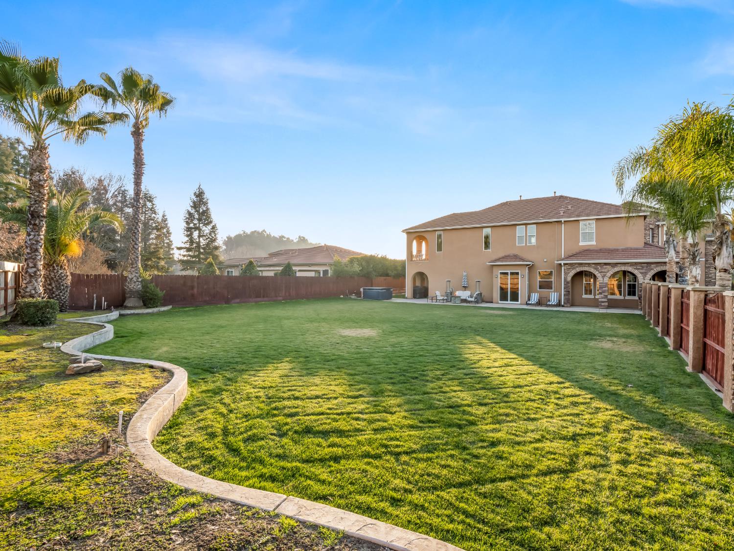 1152 Lester Ave, Clovis, CA 93619