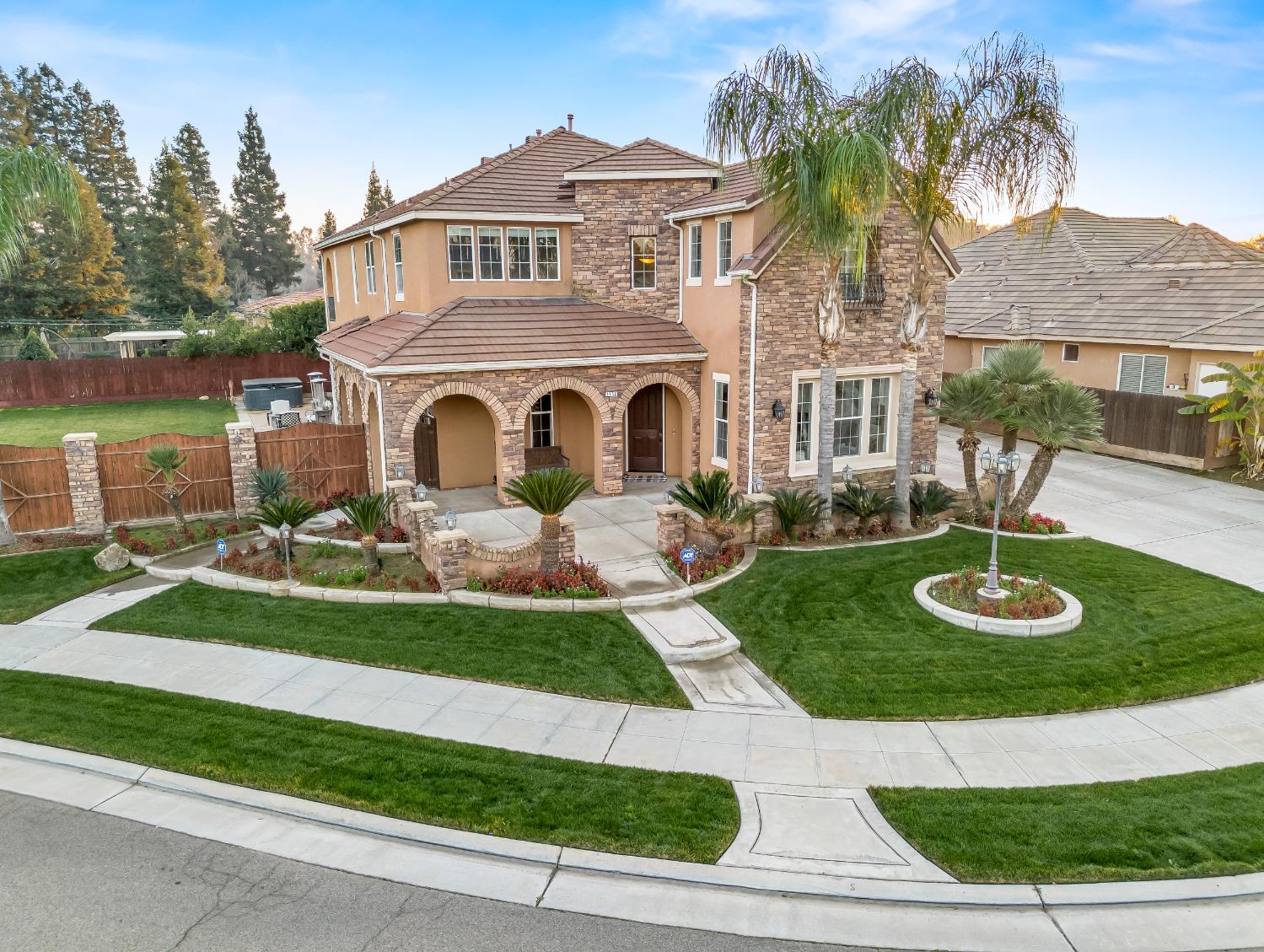 1152 Lester Ave, Clovis, CA 93619