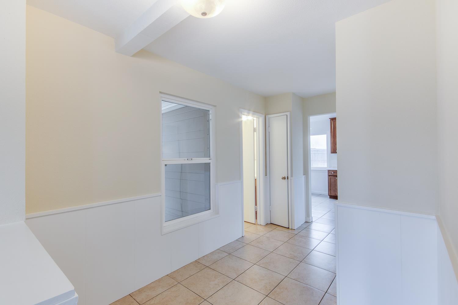 208 W Hampton Way, Fresno, CA 93705