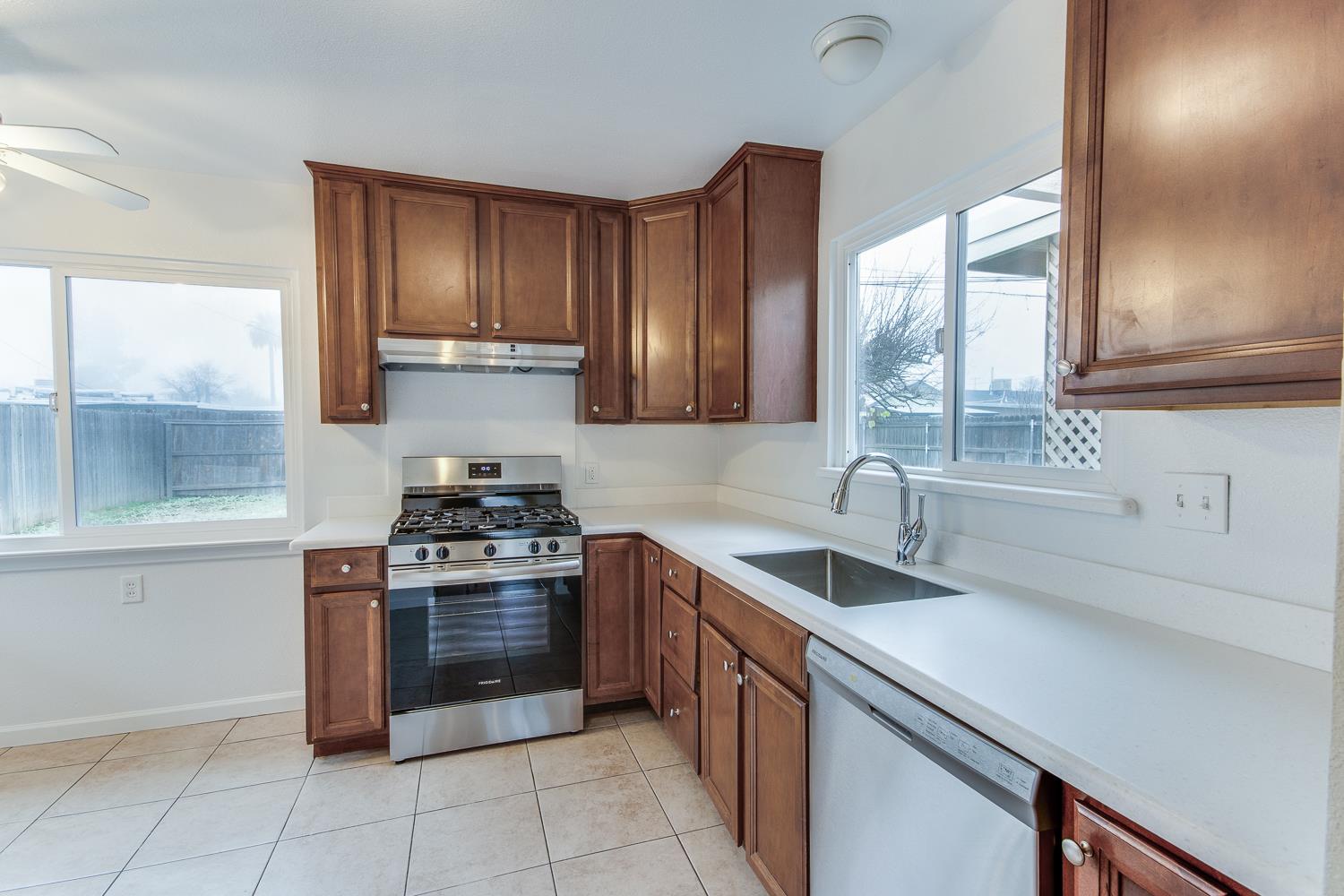 208 W Hampton Way, Fresno, CA 93705