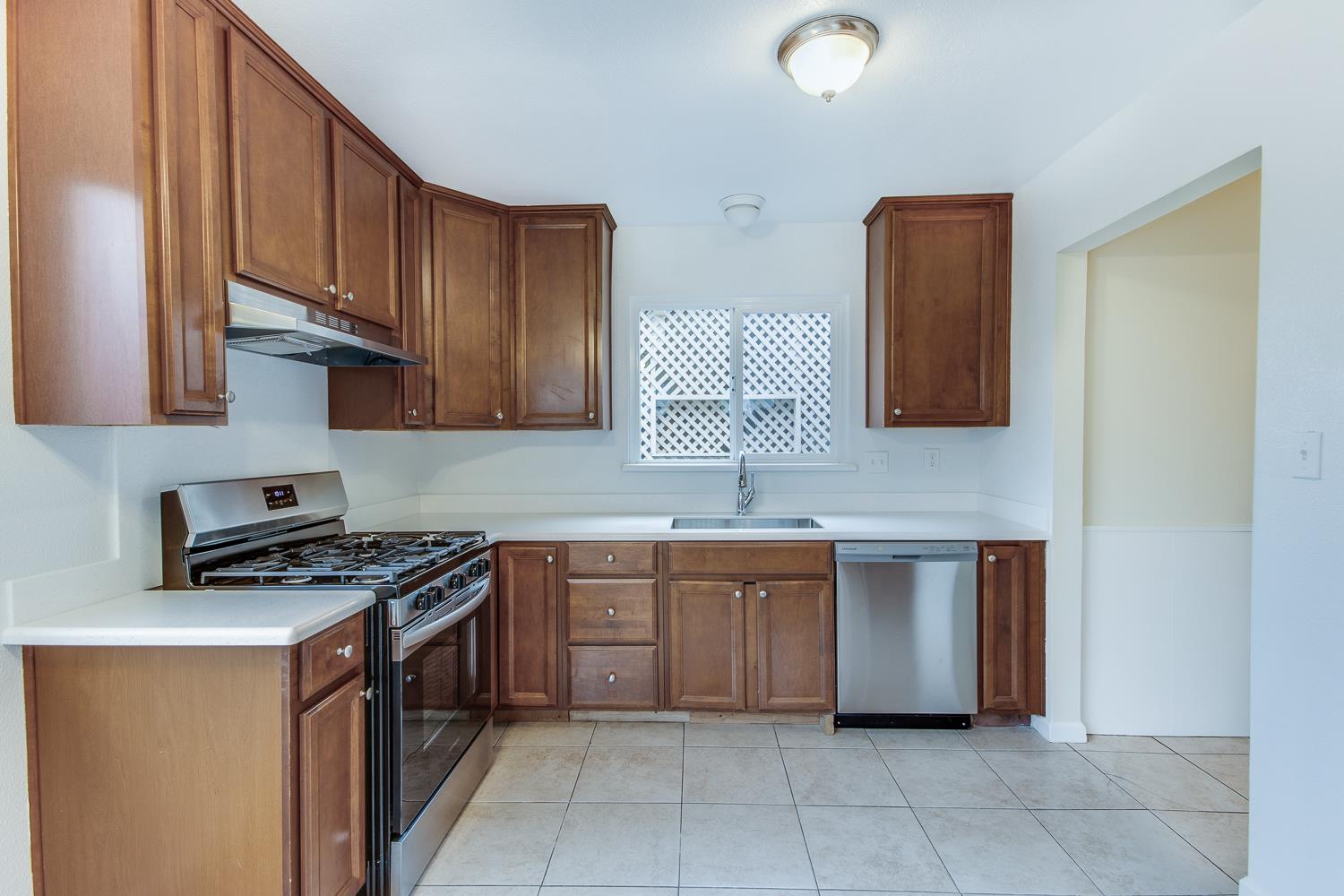 208 W Hampton Way, Fresno, CA 93705