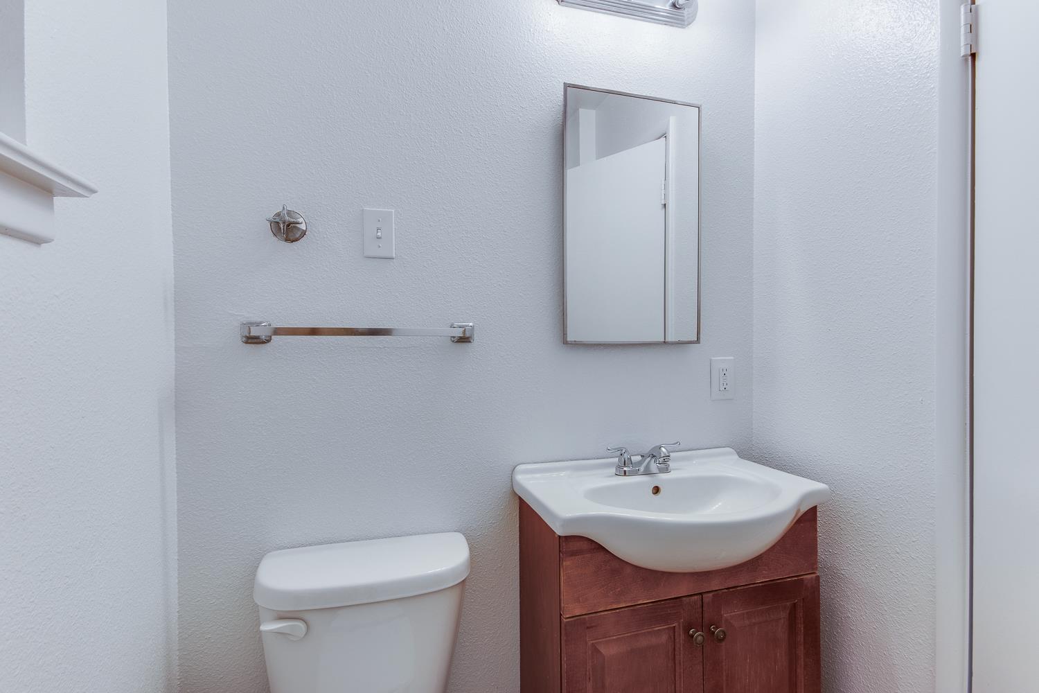 208 W Hampton Way, Fresno, CA 93705