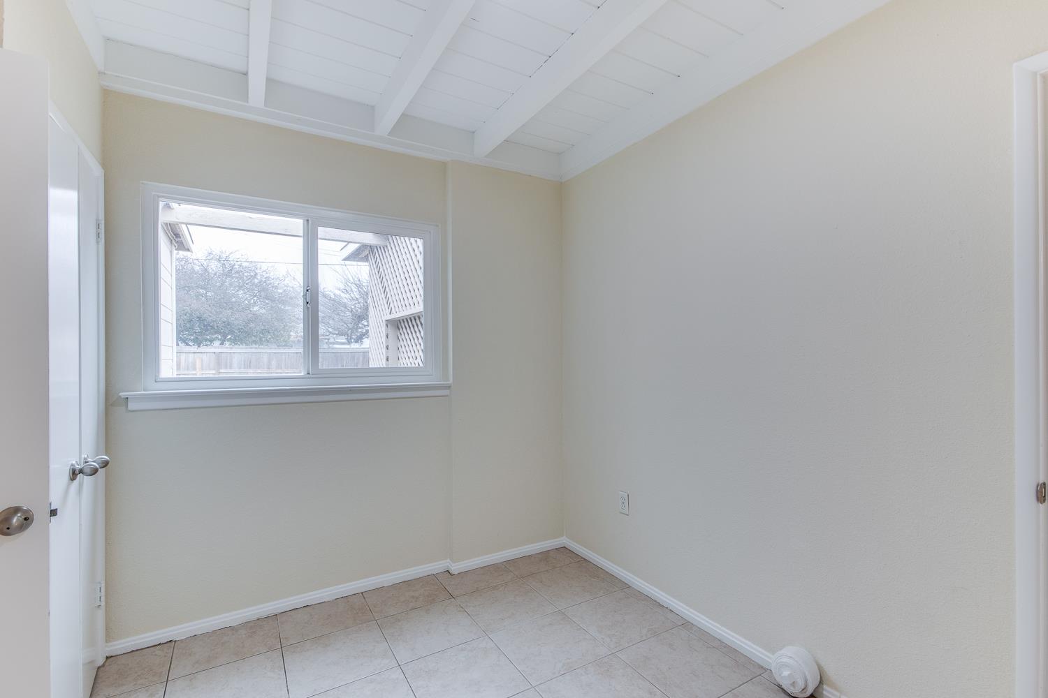 208 W Hampton Way, Fresno, CA 93705