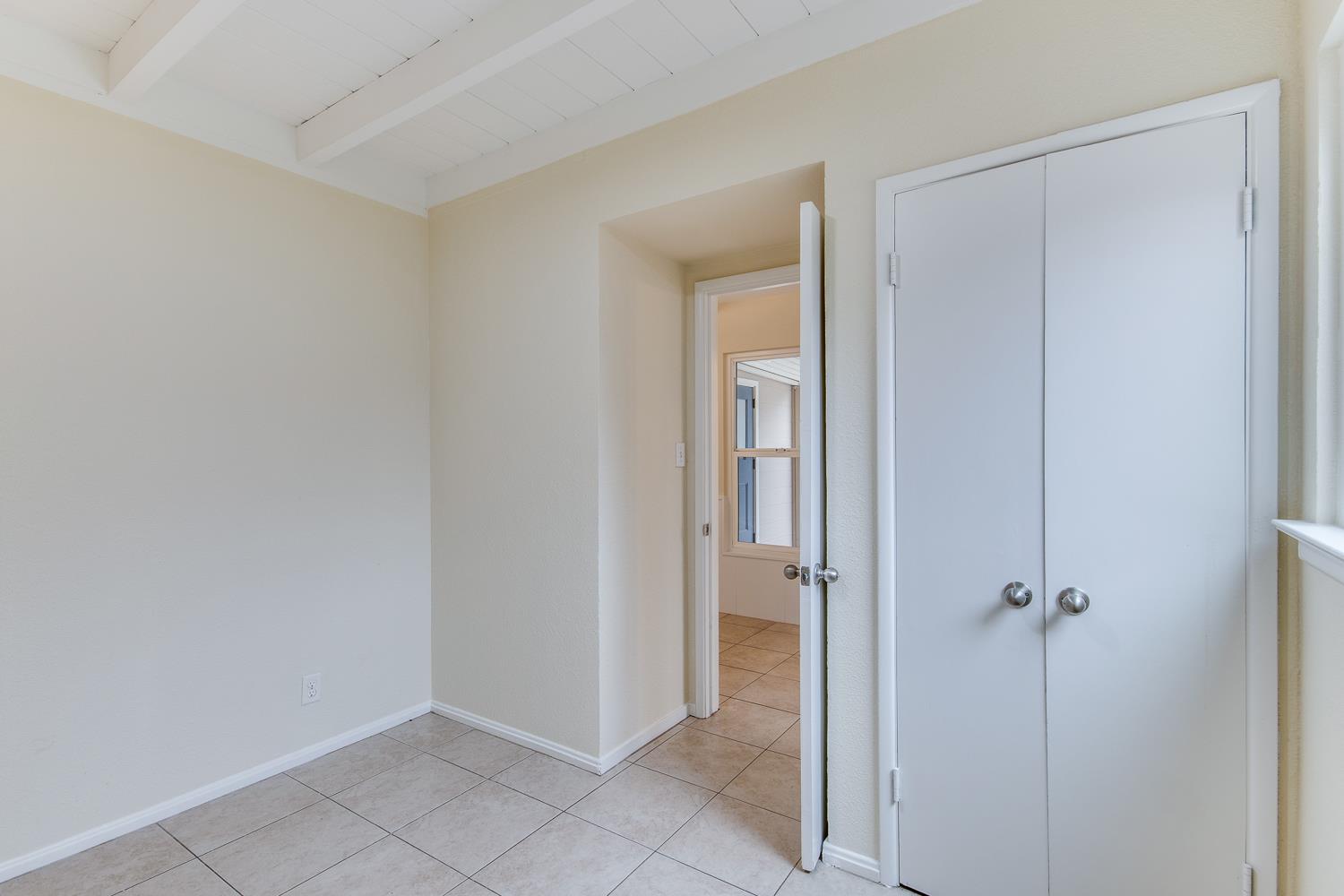 208 W Hampton Way, Fresno, CA 93705