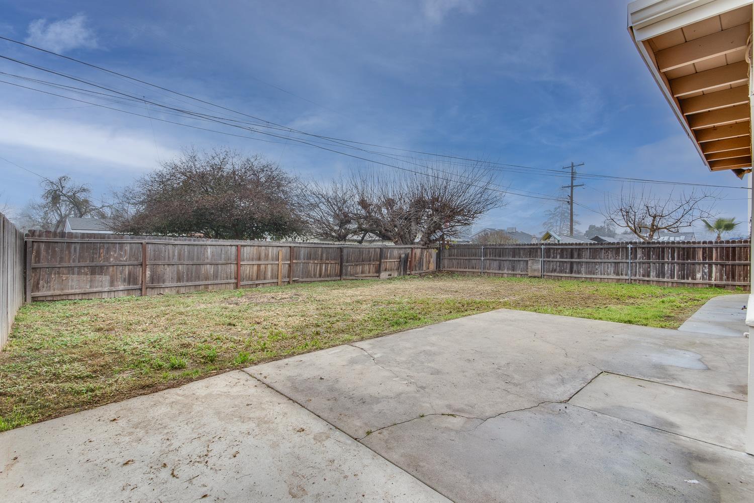 208 W Hampton Way, Fresno, CA 93705