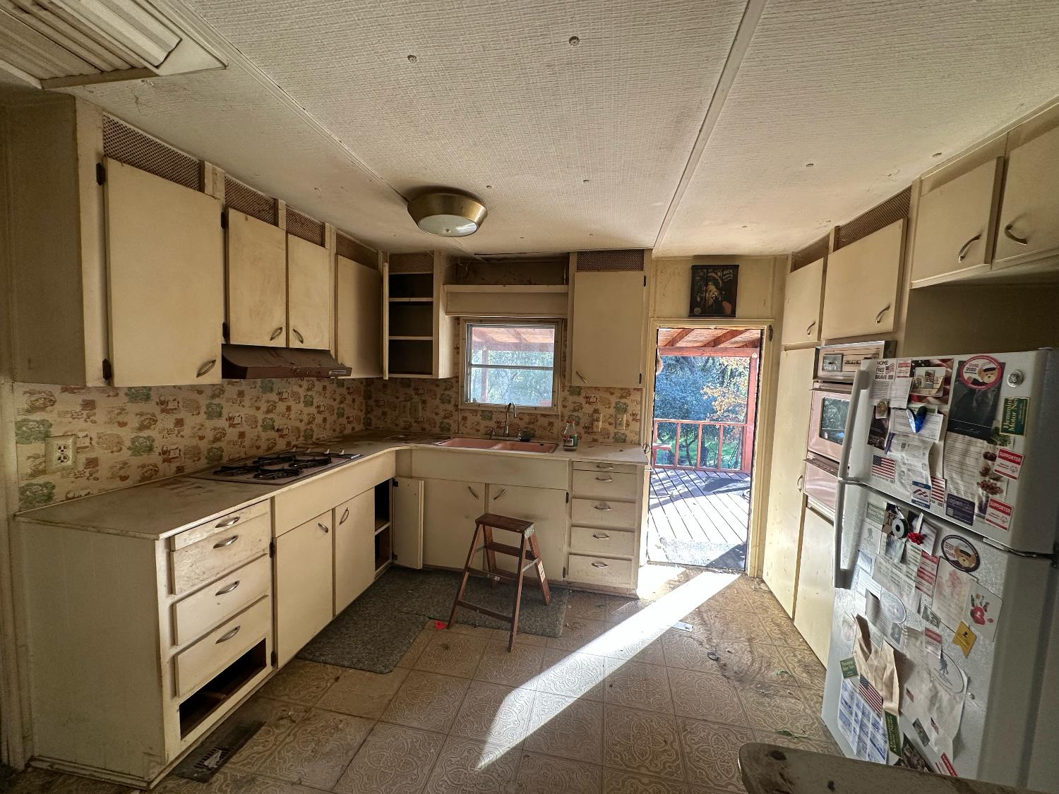 40653 Hodges Hill Dr, Oakhurst, CA 93644