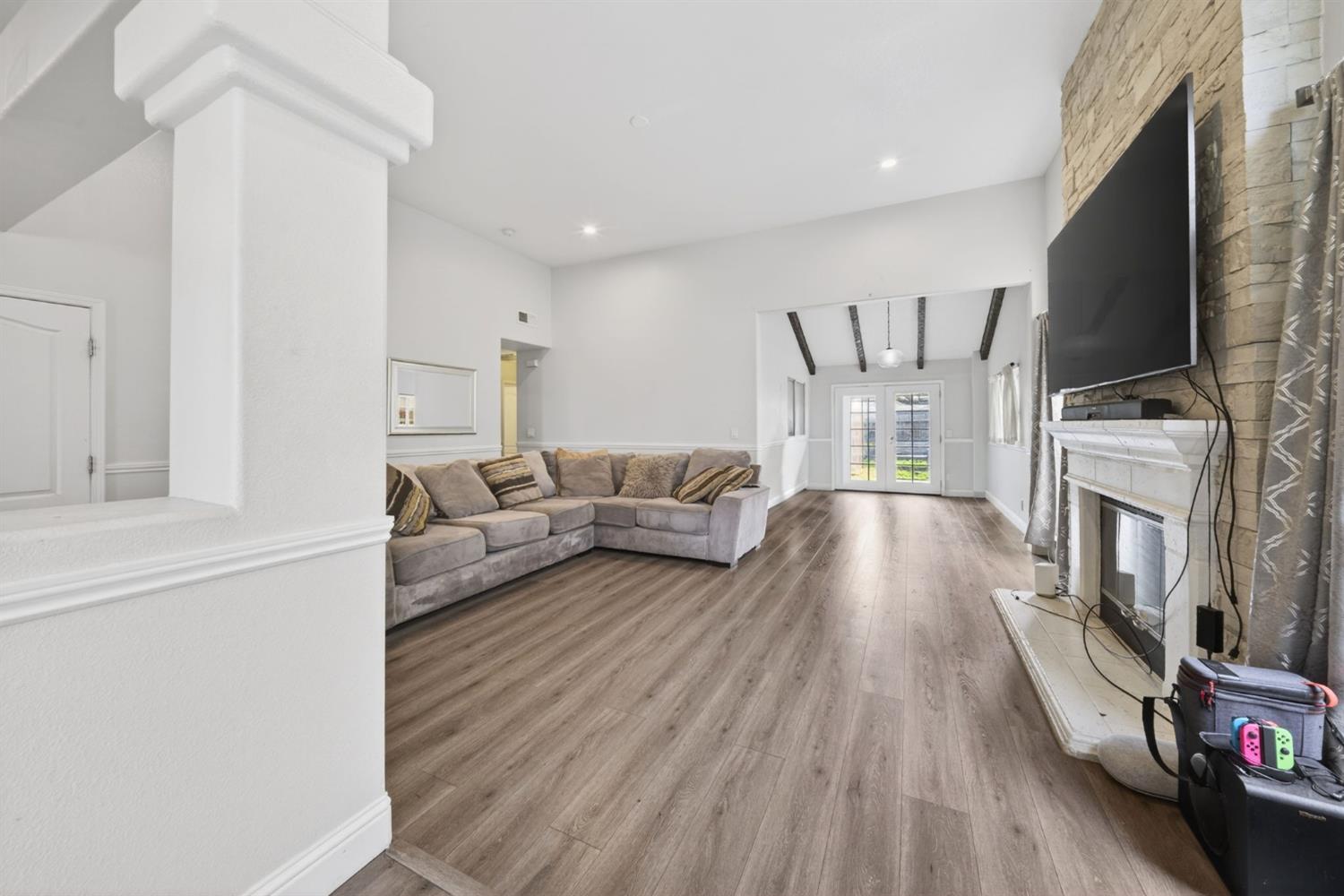 914 Garland Ave, Clovis, CA 93612