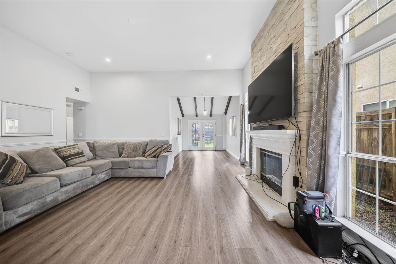 914 Garland Ave, Clovis, CA 93612