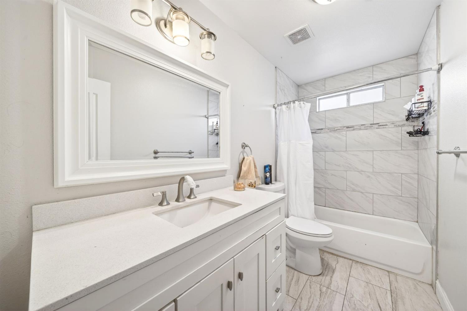 914 Garland Ave, Clovis, CA 93612