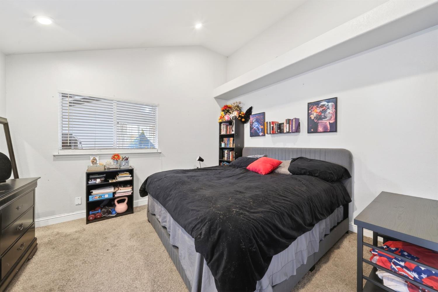 914 Garland Ave, Clovis, CA 93612