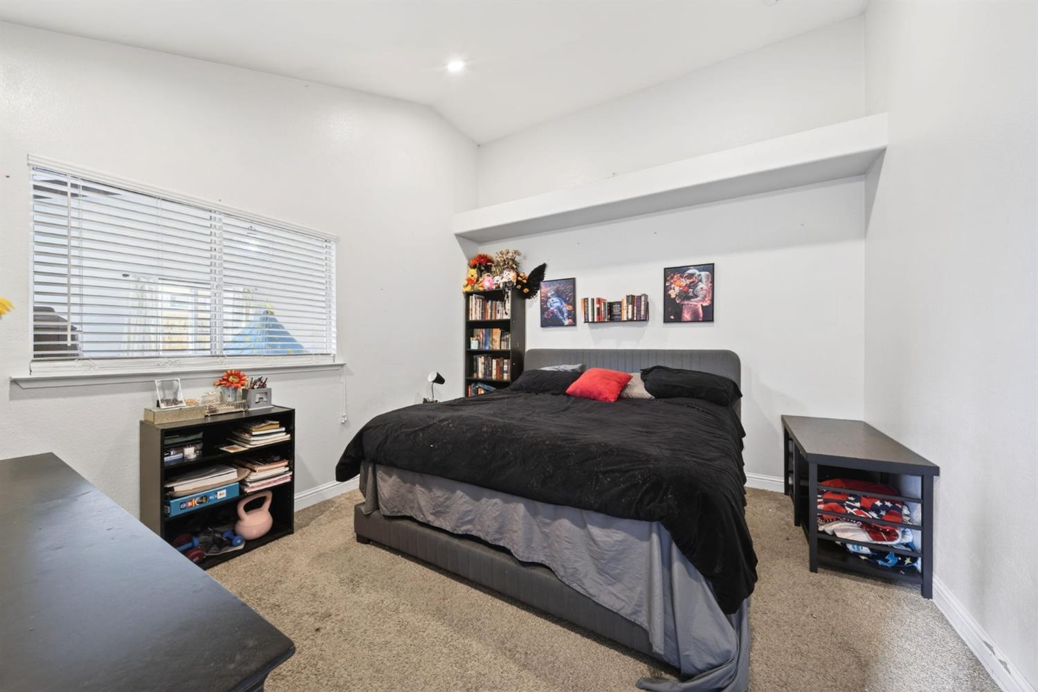 914 Garland Ave, Clovis, CA 93612