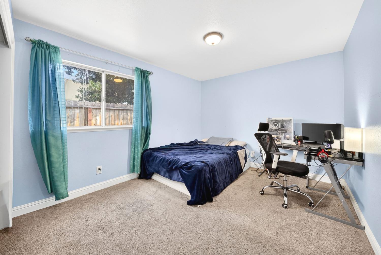 914 Garland Ave, Clovis, CA 93612