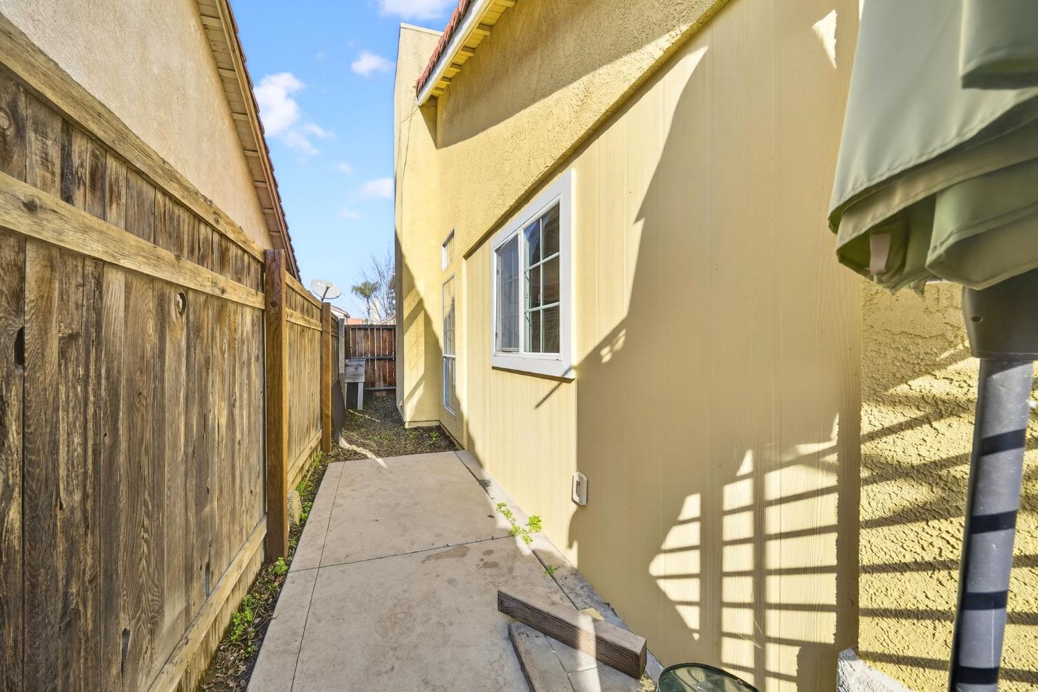 914 Garland Ave, Clovis, CA 93612