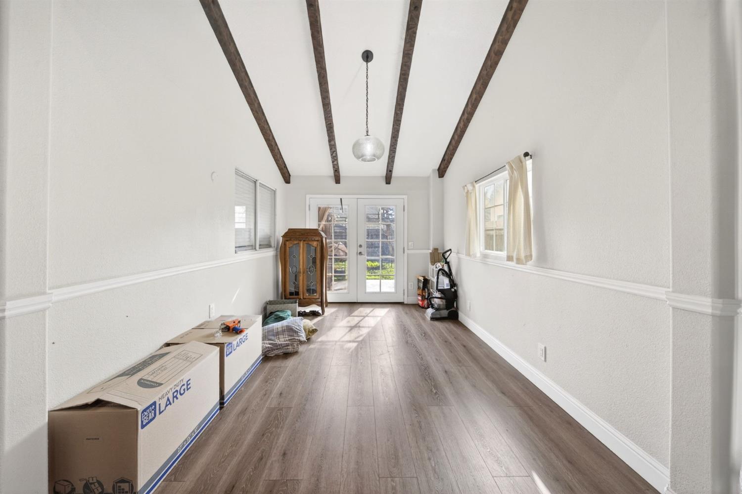 914 Garland Ave, Clovis, CA 93612