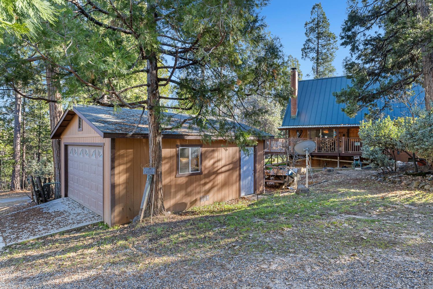 41722 Merriman Ln, Auberry, CA 93602