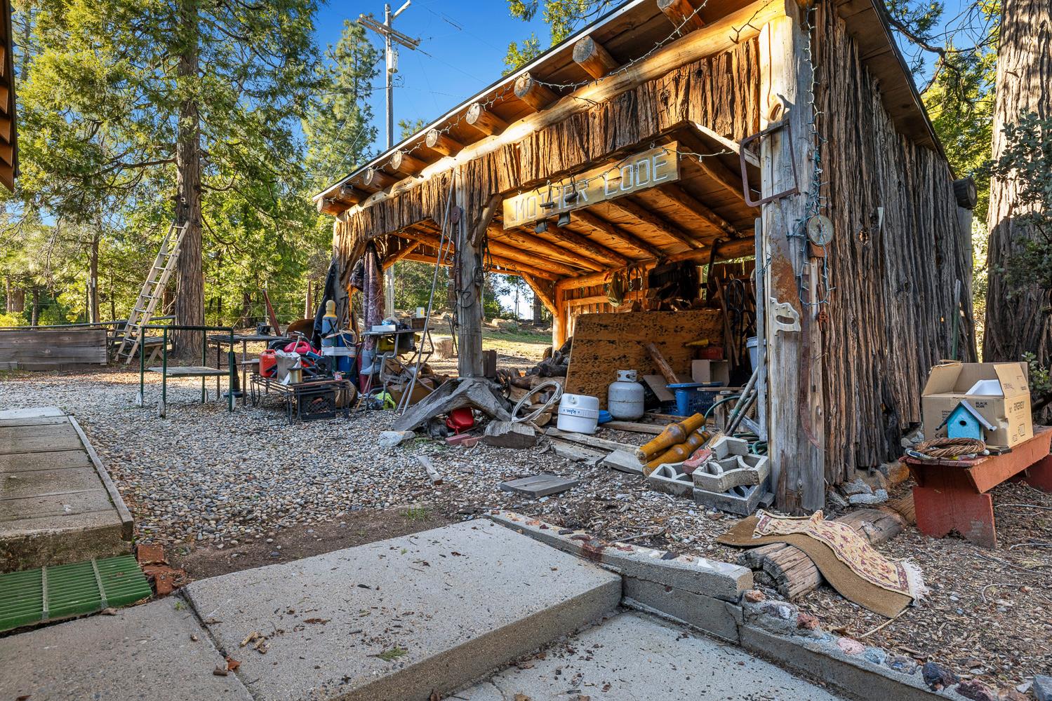 41722 Merriman Ln, Auberry, CA 93602