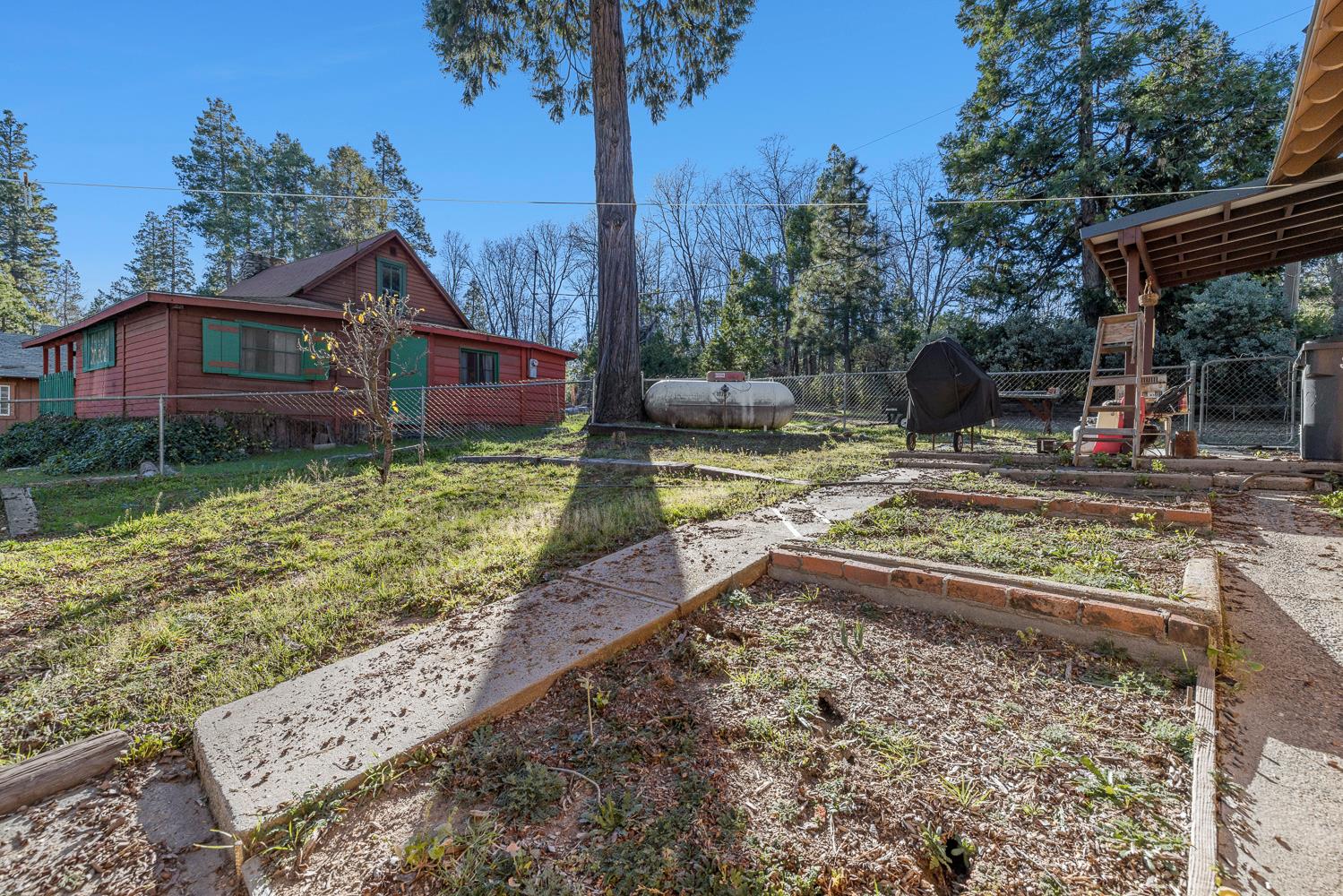 41722 Merriman Ln, Auberry, CA 93602