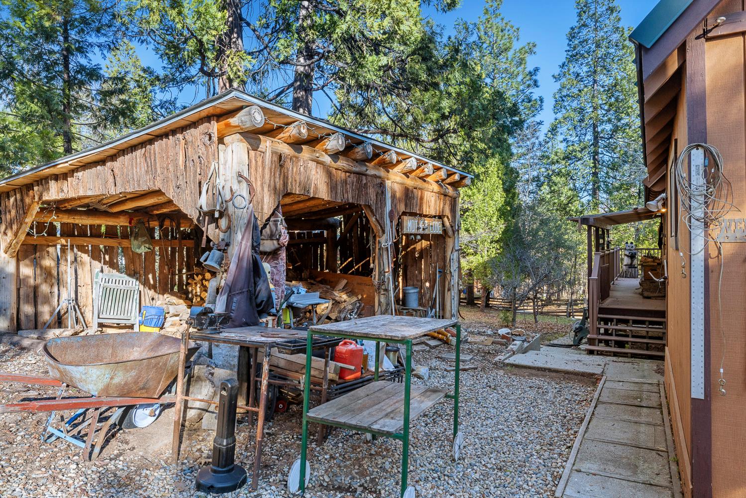 41722 Merriman Ln, Auberry, CA 93602