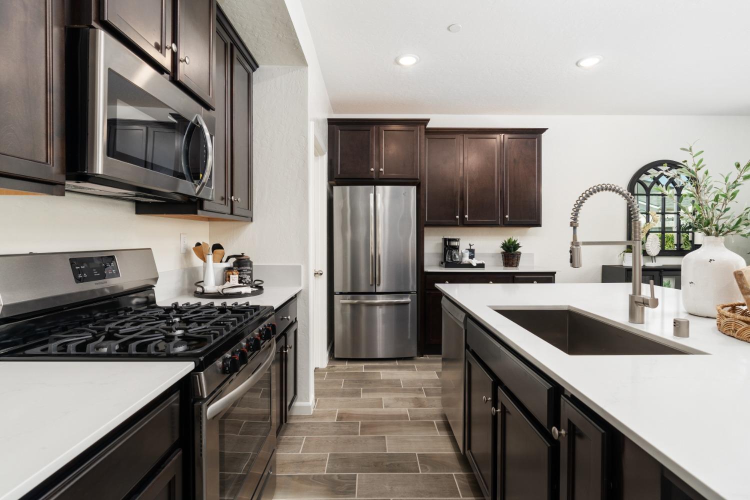 1926 N Arroyo Ave, Fresno, CA 93727